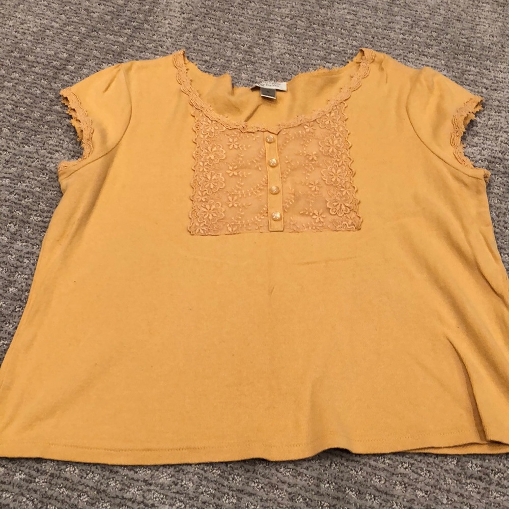 Beautiful mustard yellow short sleeve shirt.